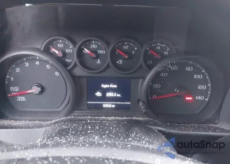 2021 Chevrolet Silverado 1500 4Wd Short Bed Custom z USA, uszkodzony, nr VIN 1GCPYBEK1MZ442512